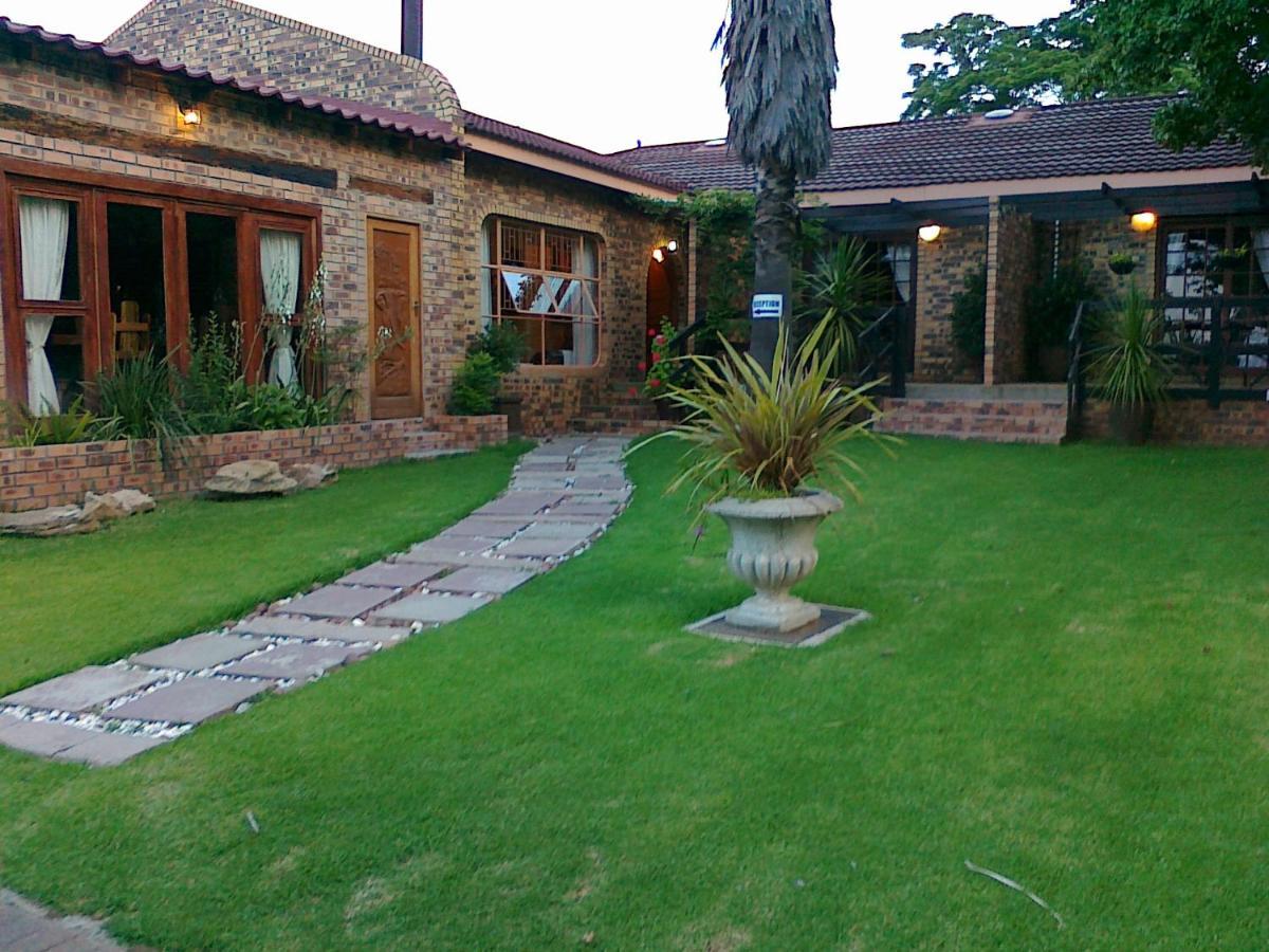 Khokha Moya Guesthouse Ermelo Esterno foto
