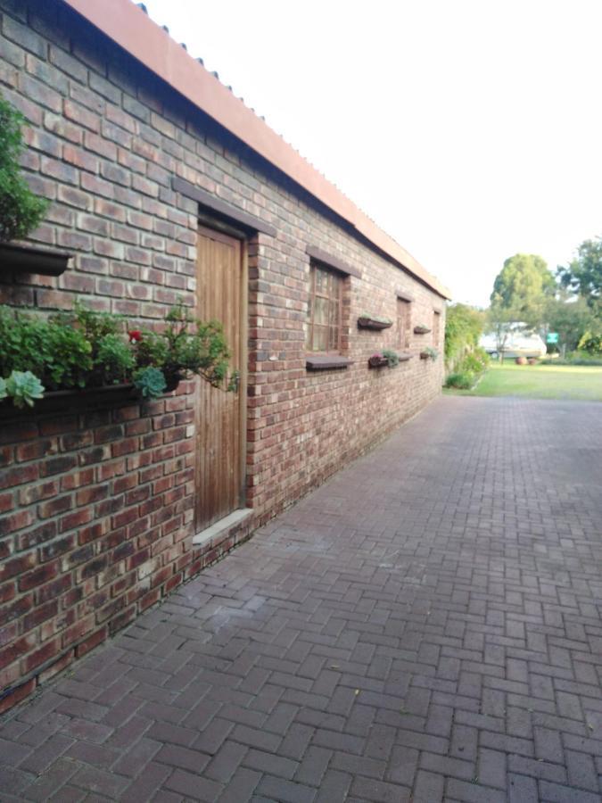 Khokha Moya Guesthouse Ermelo Esterno foto