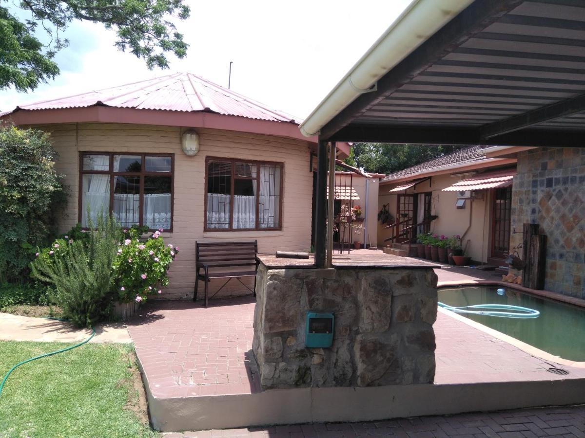 Khokha Moya Guesthouse Ermelo Esterno foto