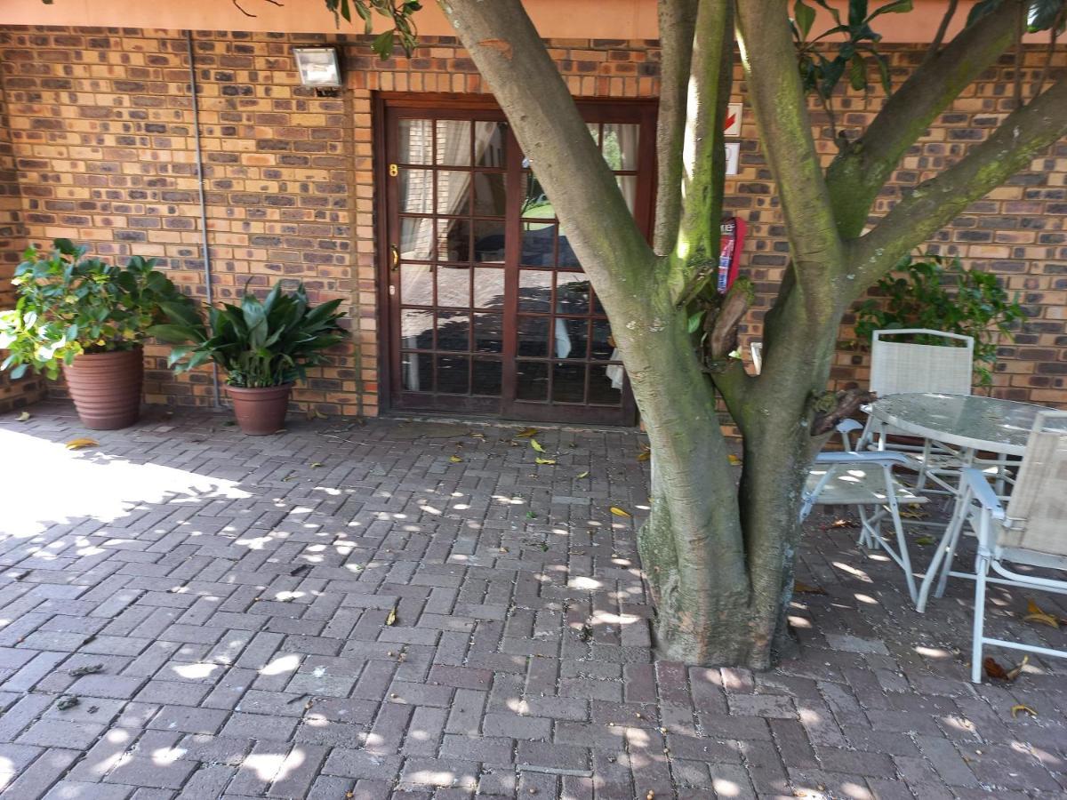 Khokha Moya Guesthouse Ermelo Esterno foto